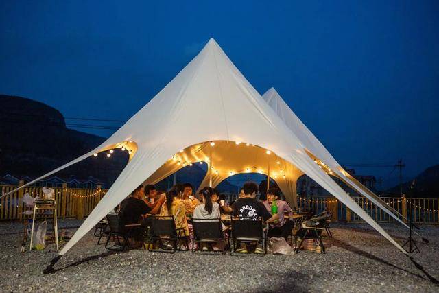 “小甜水”扎堆<strong></p>
<p>機械制造
</strong>，五糧液們盯上了年輕人:機械制造
